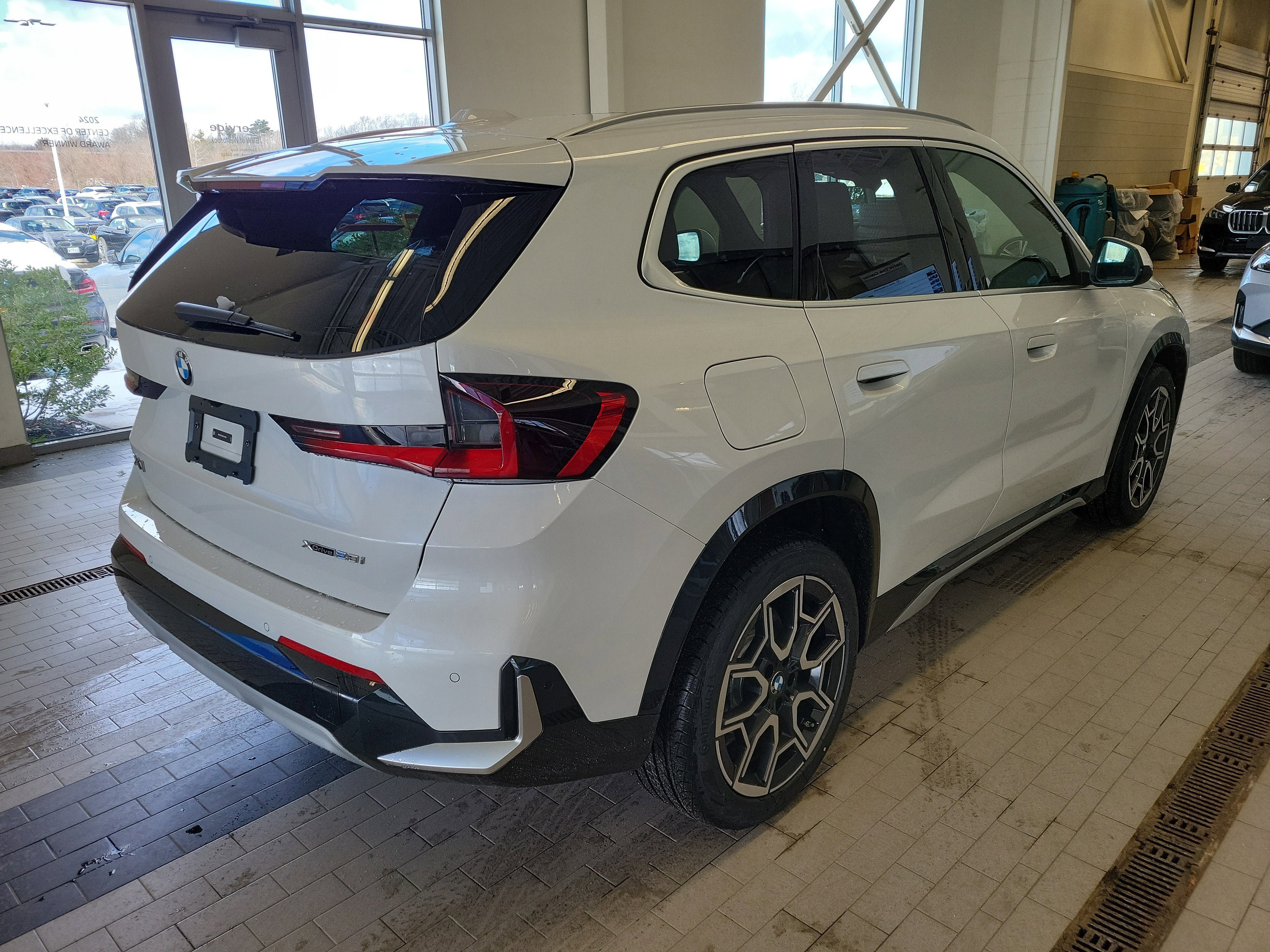 New 2026 BMW X1 xDrive28i w/ Convenience Package AWD/4WD image 7