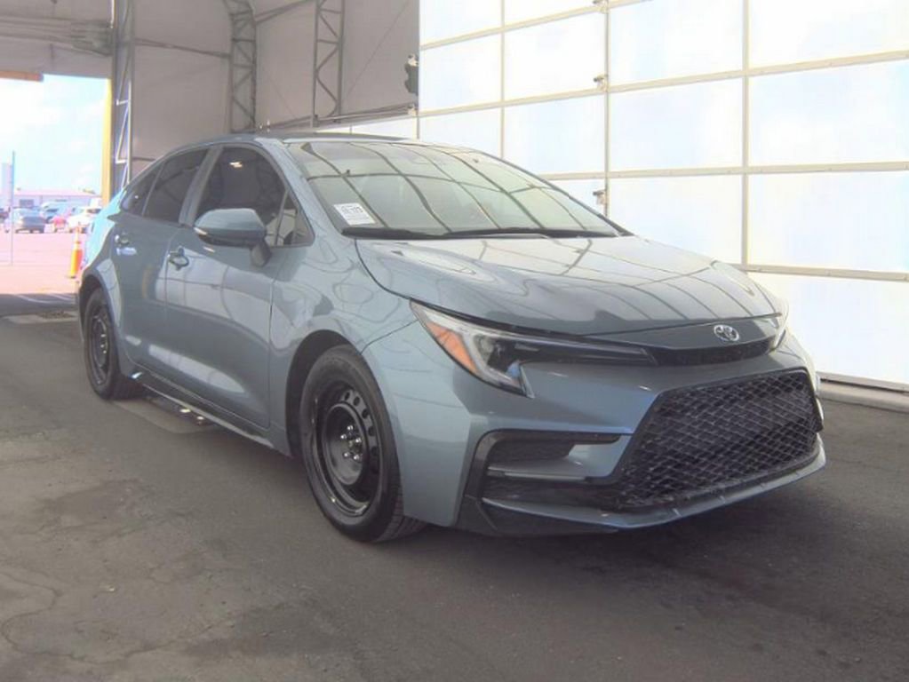 Used 2024 Toyota Corolla SE w/ SE Premium Package image 3
