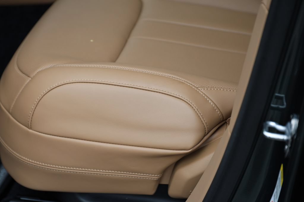 New 2026 Land Rover Range Rover SE AWD/4WD image 11