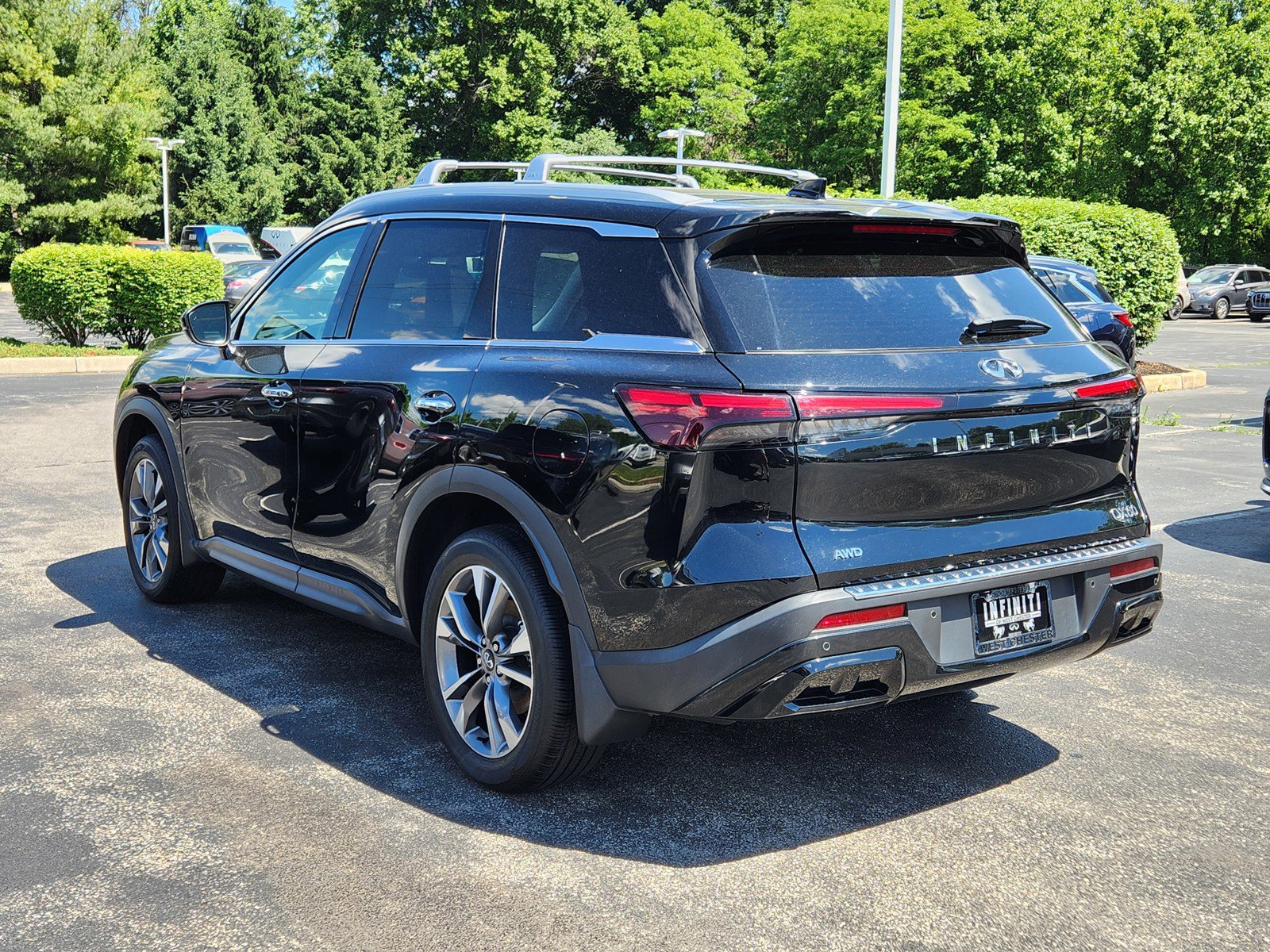 Certified 2023 INFINITI QX60 Luxe w/ Cargo Package AWD/4WD image 3