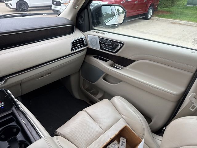Used 2020 Lincoln Navigator Reserve w/ Luxury Package AWD/4WD image 19