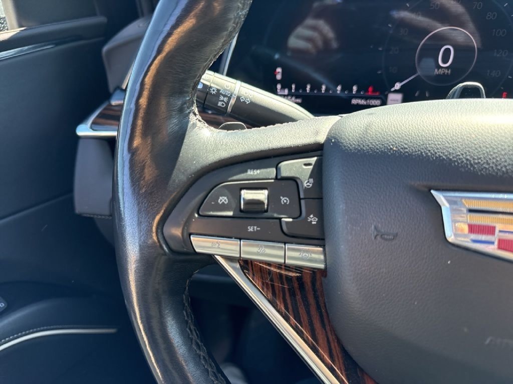 Used 2023 Cadillac Escalade Premium Luxury AWD/4WD image 31