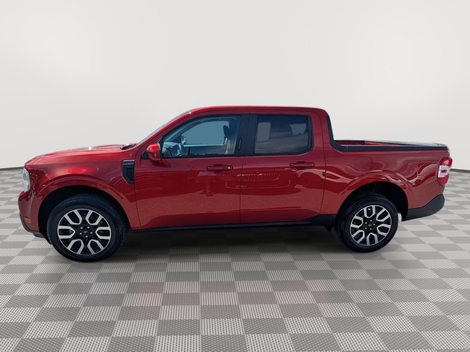 Used 2022 Ford Maverick Lariat FWD image 2