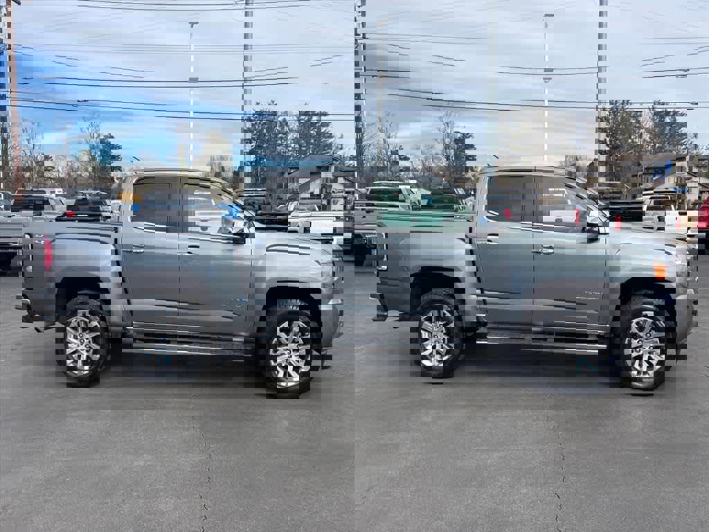 Used 2018 GMC Canyon SLT w/ Driver Alert Package image 2