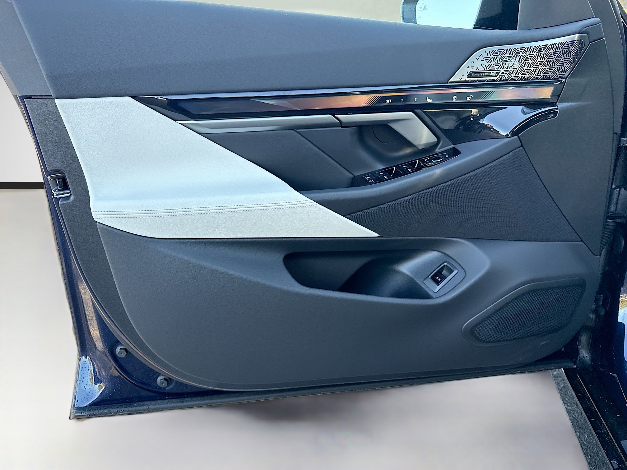 New 2026 BMW 540i xDrive w/ Executive Package image 22