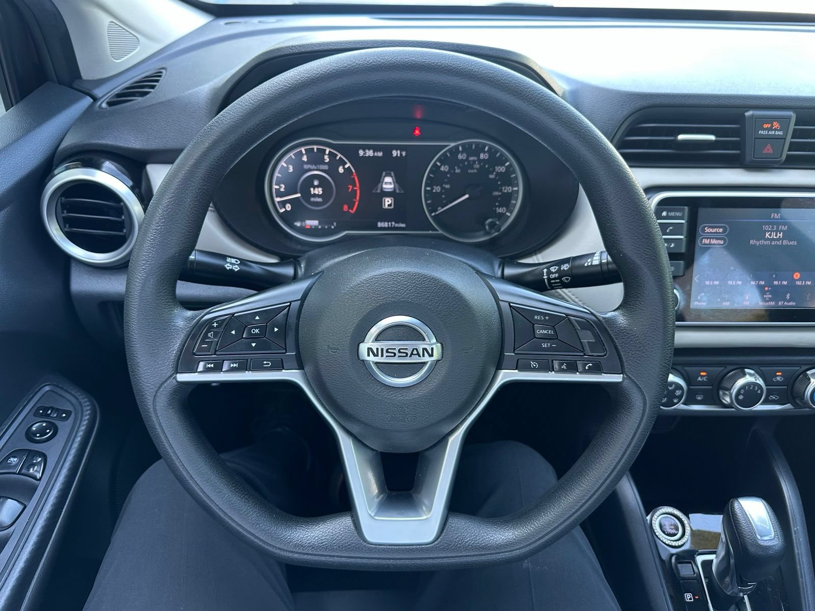 Used 2020 Nissan Versa SV FWD image 3