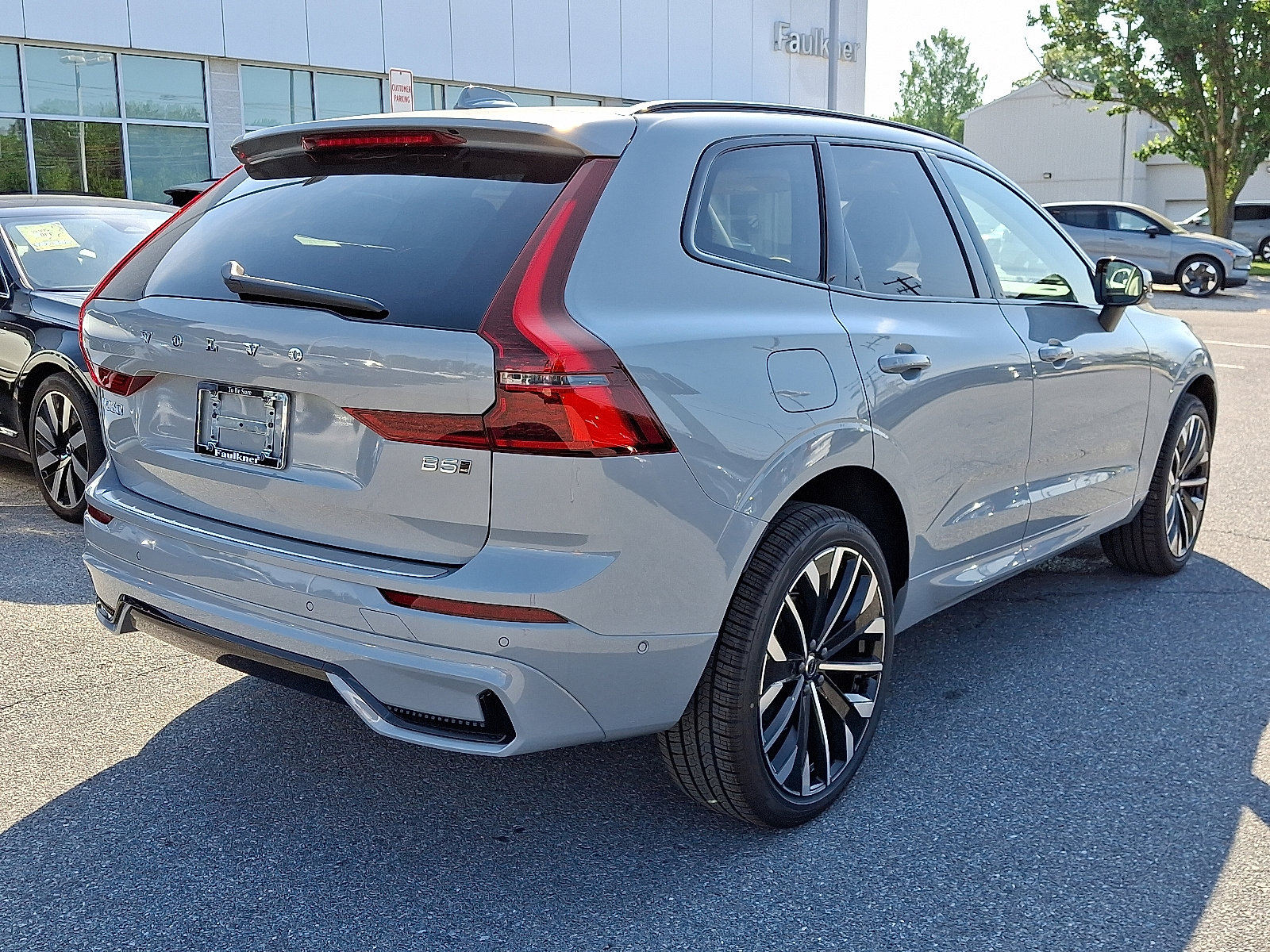 New 2026 Volvo XC60 B5 Ultra w/ Protection Package Premier image 4
