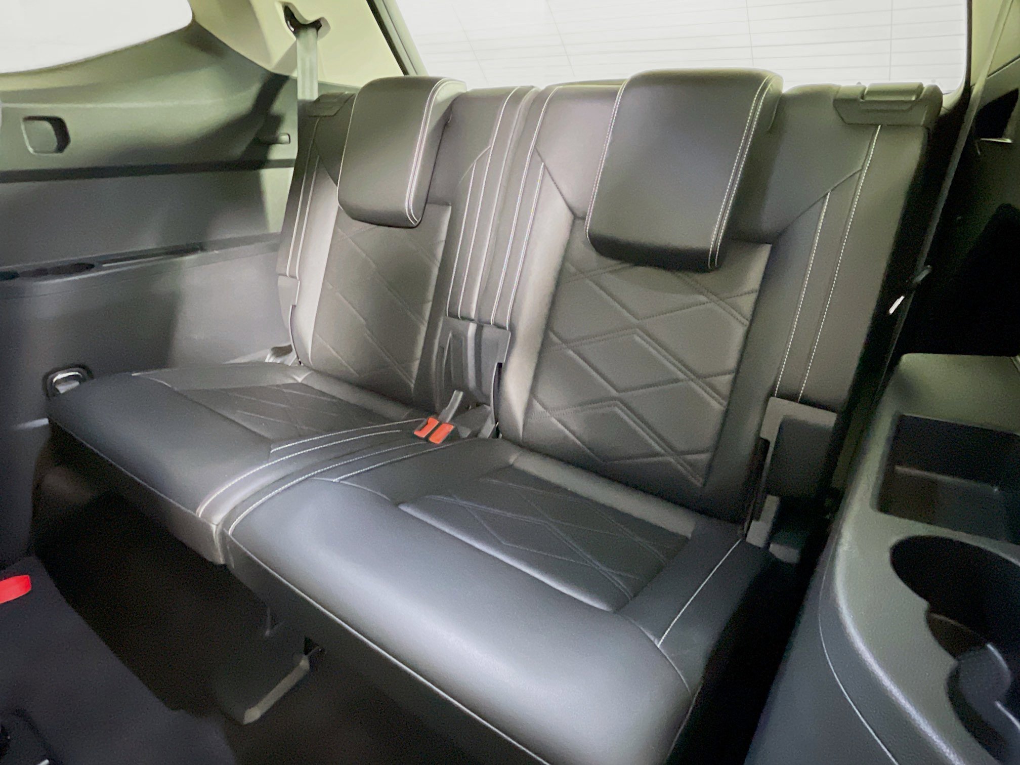 Used 2025 Volkswagen Atlas SE image 27