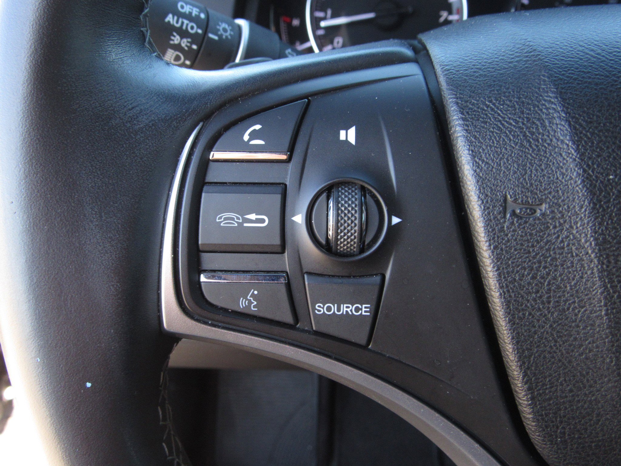 Certified 2020 Acura RLX w/ Technology Package image 25