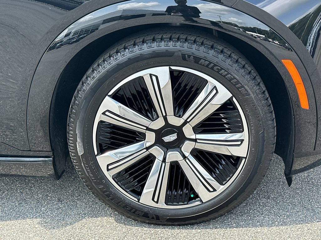 Certified 2025 Cadillac Escalade IQ Luxury 2 AWD/4WD image 12