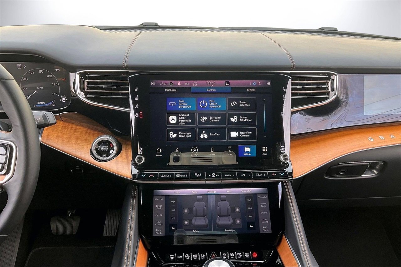 Used 2024 Jeep Grand Wagoneer Series III w/ HD Trailer Tow Package image 13