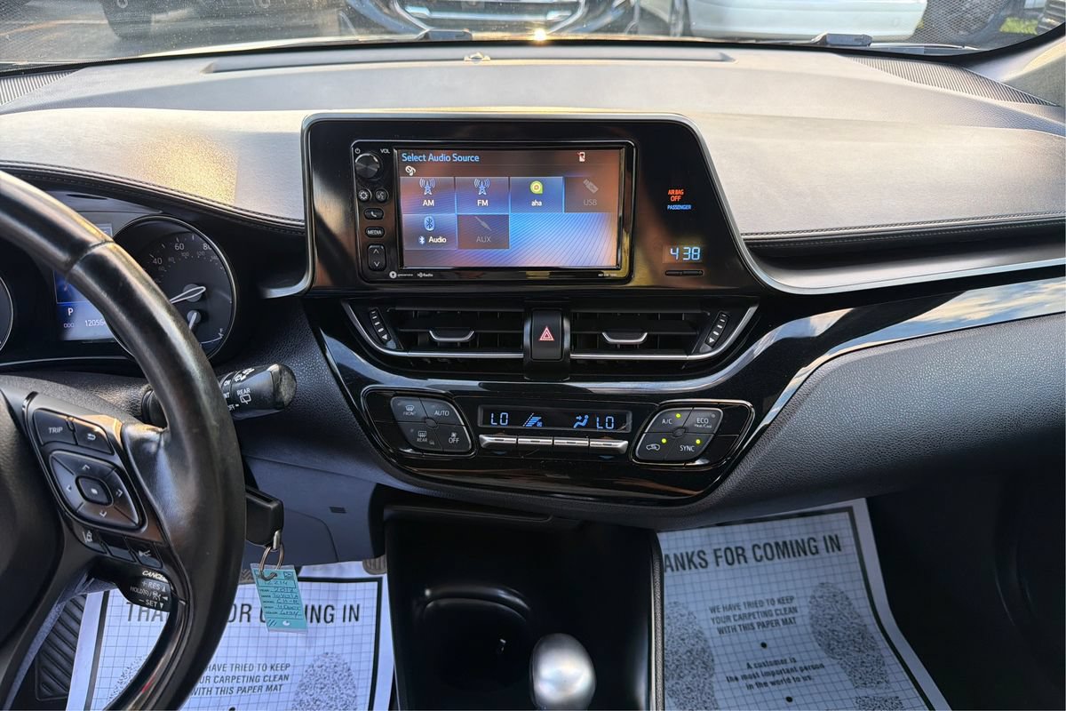 Used 2018 Toyota C-HR XLE FWD image 12