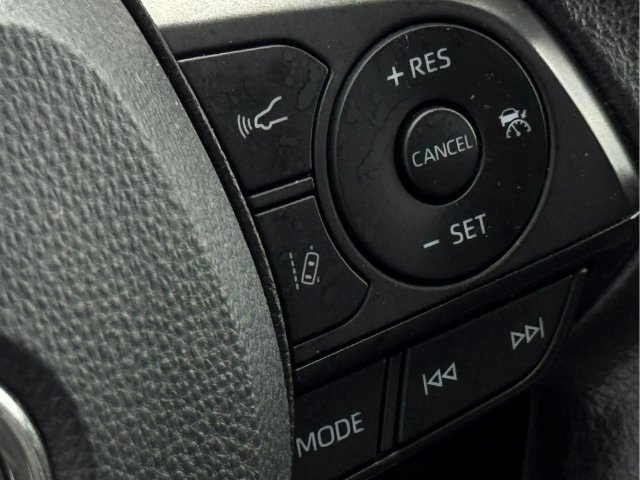 Used 2022 Toyota RAV4 LE FWD image 14