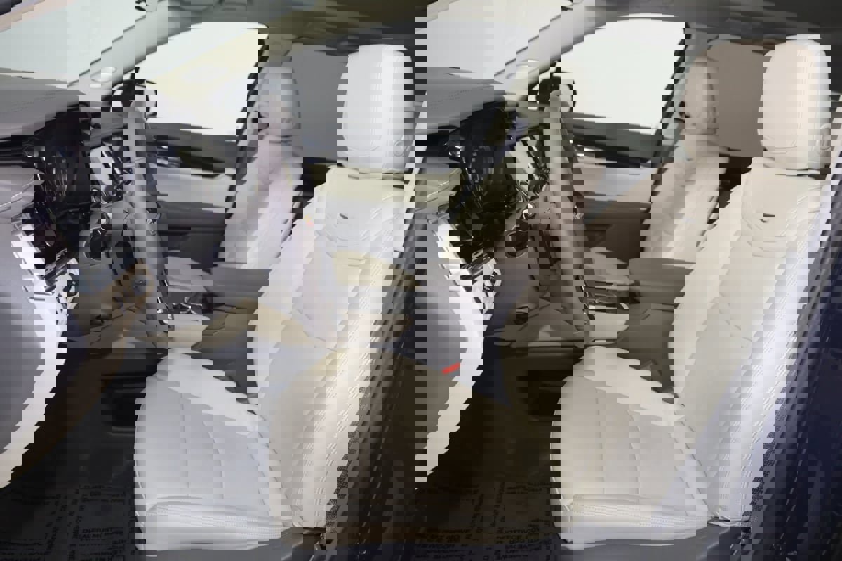 Used 2024 Cadillac XT6 Premium Luxury w/ Technology Package image 13