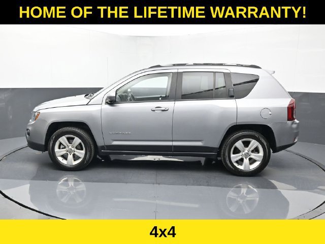 Used 2017 Jeep Compass Latitude AWD/4WD image 4