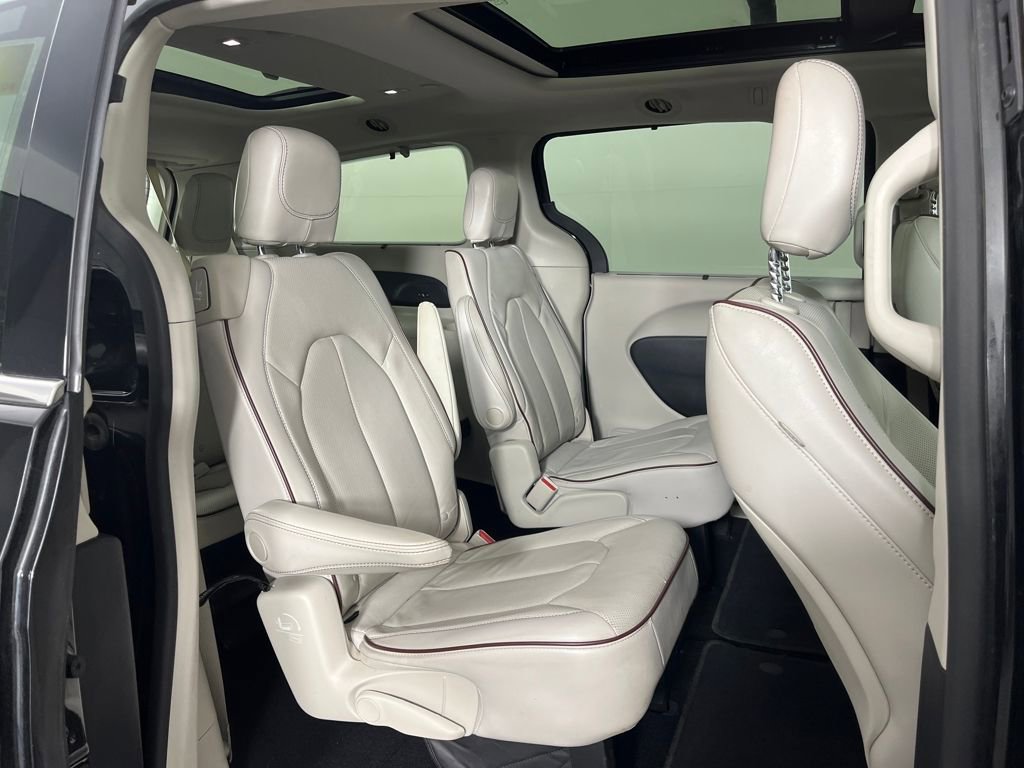 Used 2020 Chrysler Pacifica Limited image 14