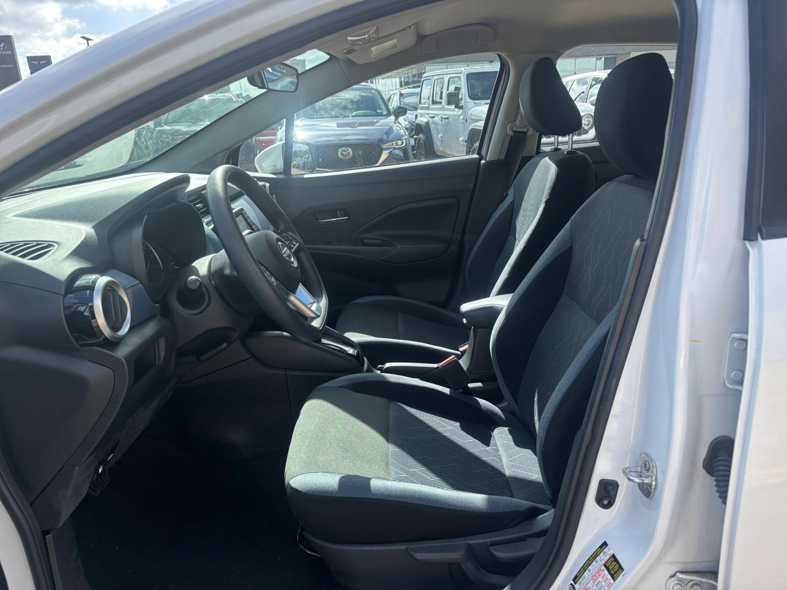 Used 2025 Nissan Versa SV FWD image 24