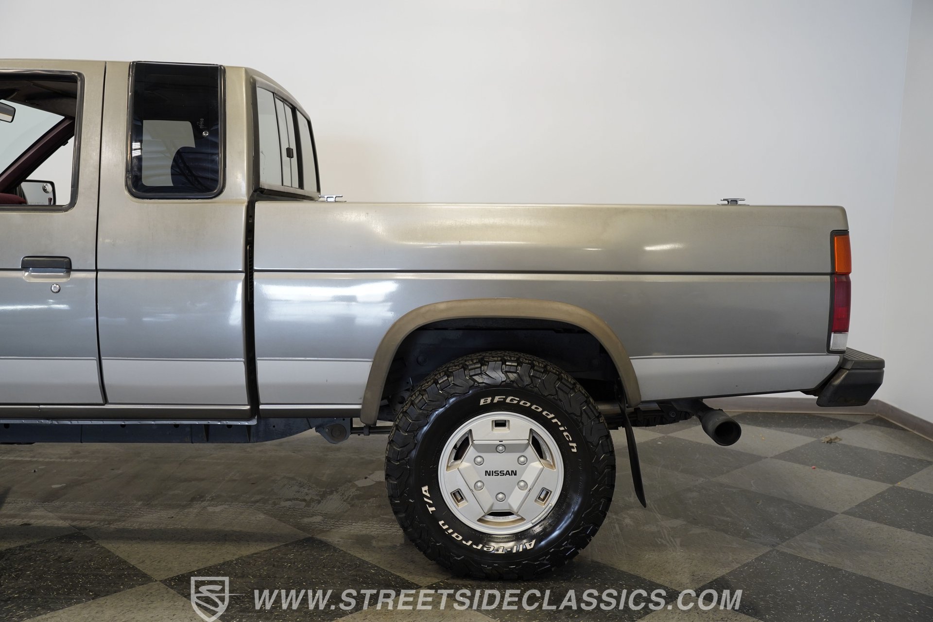 Used 1989 Nissan Pickup 4x4 King Cab V6 image 25