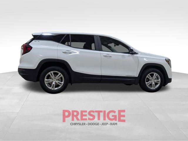 Used 2024 GMC Terrain SLE image 5