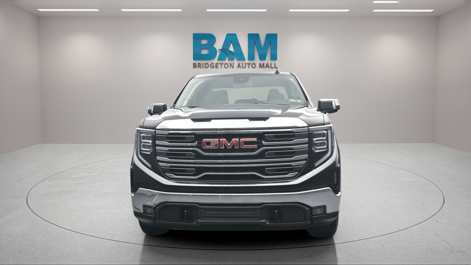 Used 2026 GMC Sierra 1500 SLT AWD/4WD image 2