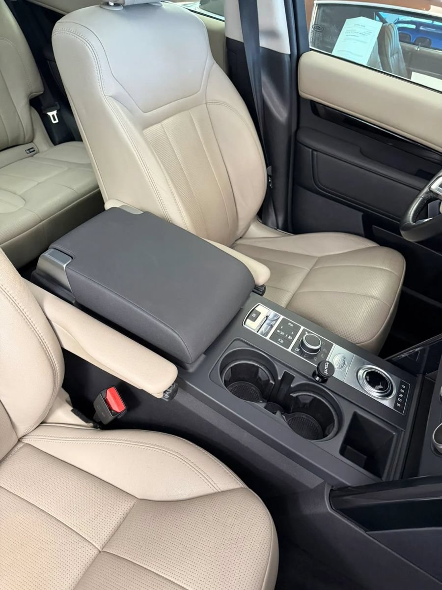 Used 2020 Land Rover Discovery SE AWD/4WD image 24
