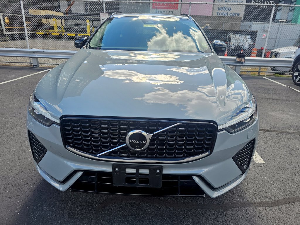 Certified 2024 Volvo XC60 B5 Ultimate w/ Climate Package AWD/4WD image 28