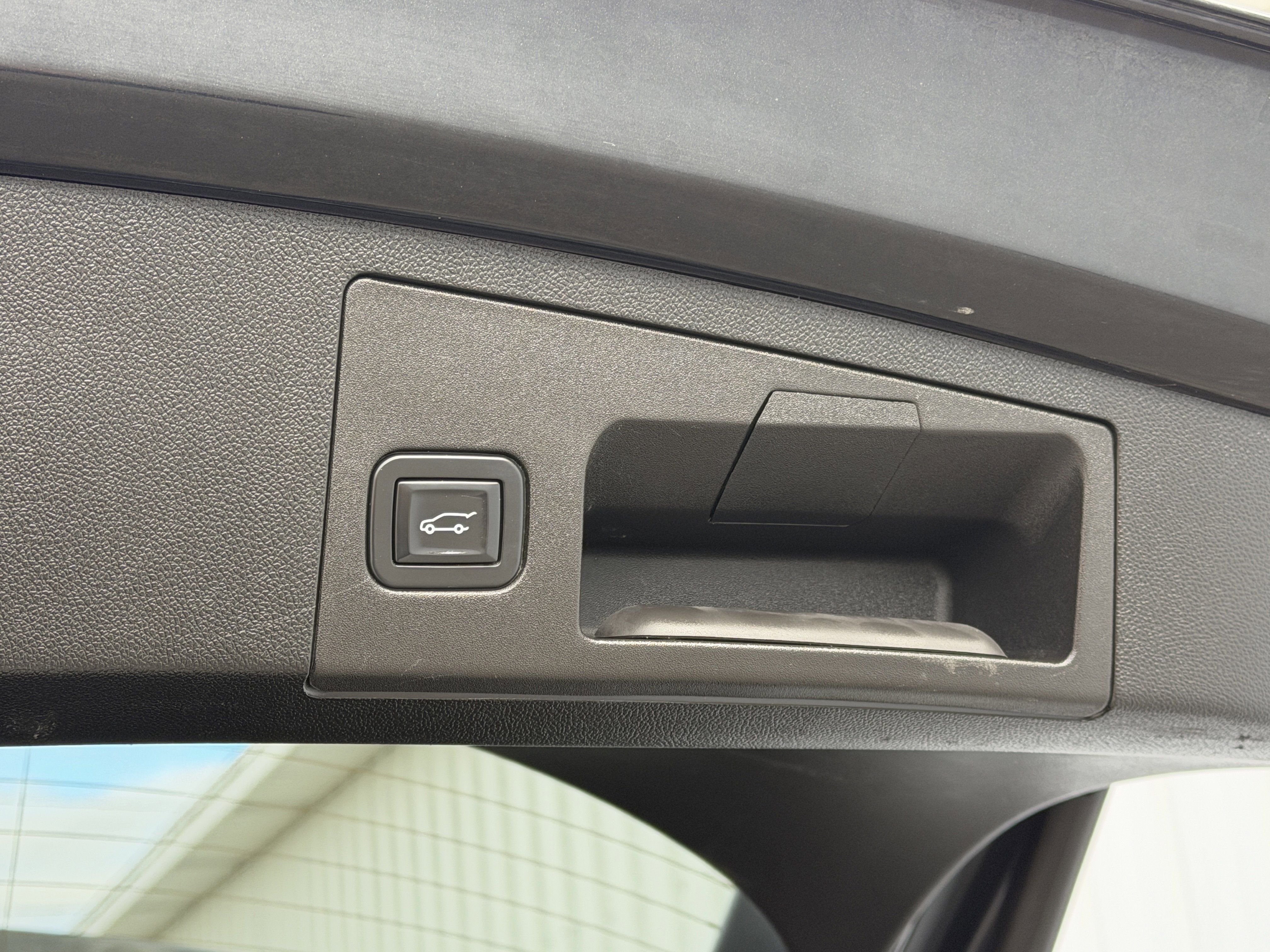 Used 2019 Cadillac XT4 Sport w/ Cold Weather Package image 6