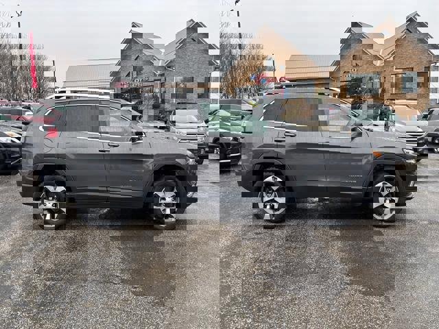 Used 2020 Jeep Cherokee Limited image 8