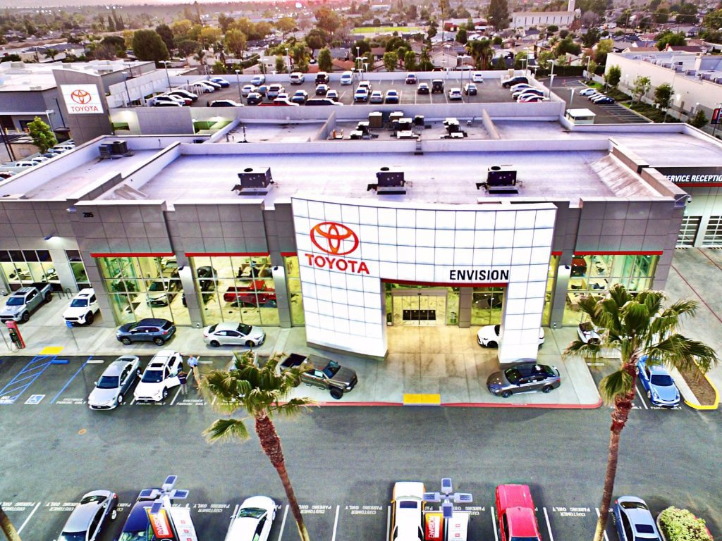 Used 2022 Toyota RAV4 XLE Premium AWD/4WD image 12