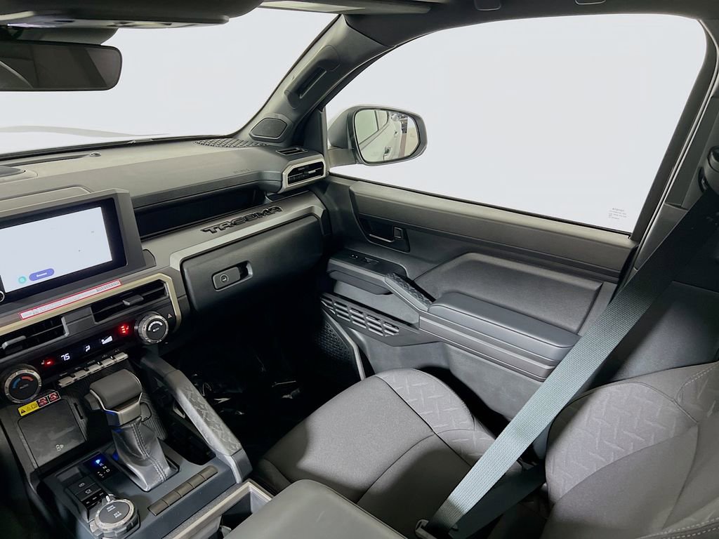 Certified 2025 Toyota Tacoma SR5 image 21