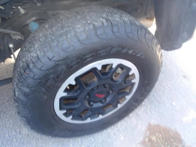 Used 2024 Toyota Tacoma TRD Off-Road image 14