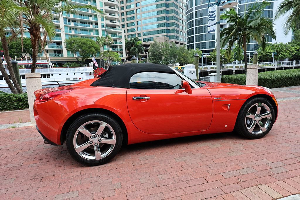 Used 2008 Pontiac Solstice GXP w/ Premium Package RWD image 19