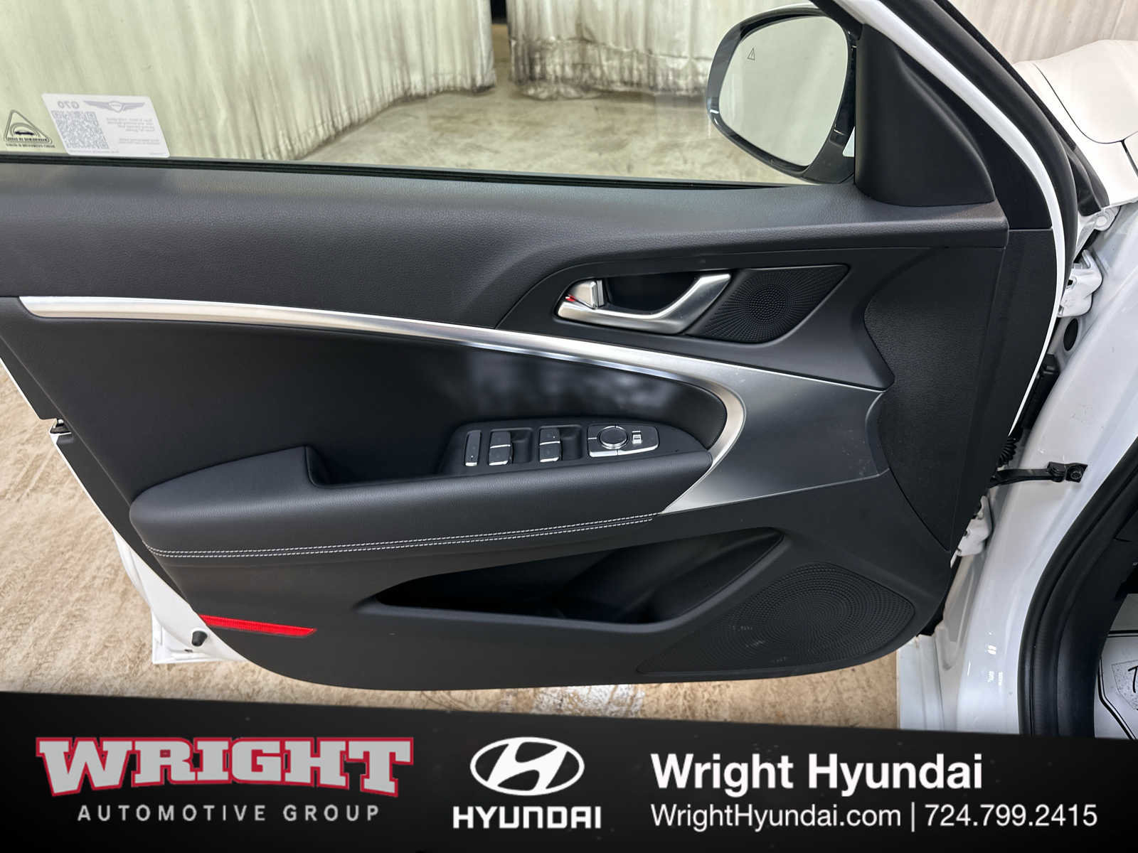 Certified 2025 Genesis G70 2.5T image 9