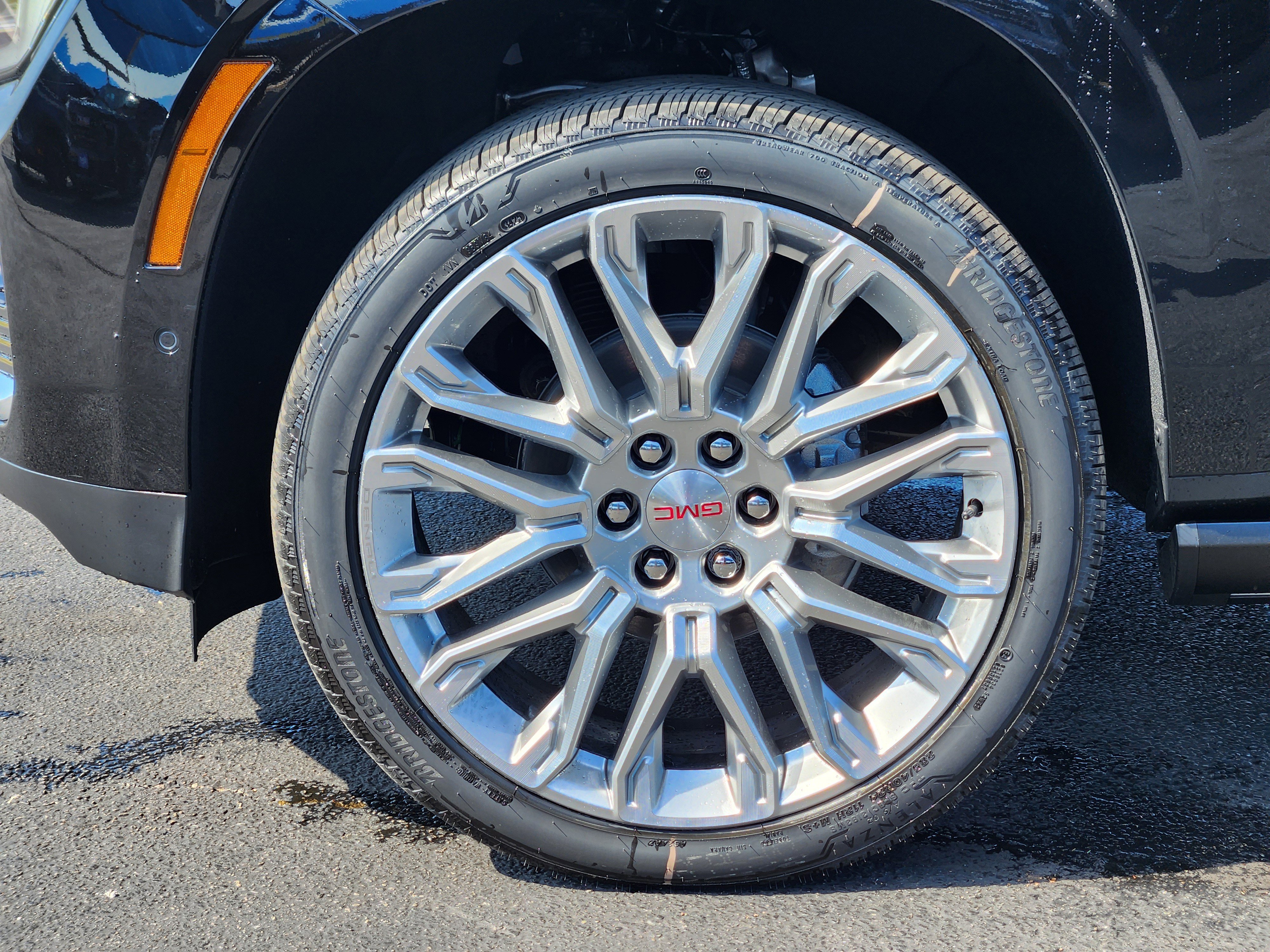 New 2026 GMC Yukon Denali w/ Denali Reserve Package image 7