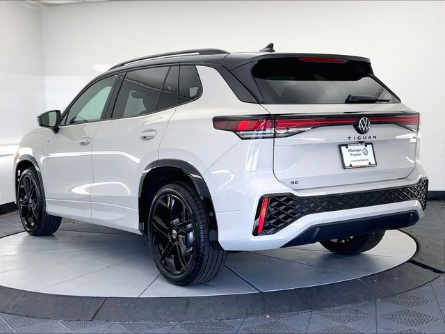 New 2026 Volkswagen Tiguan SE R-Line image 2