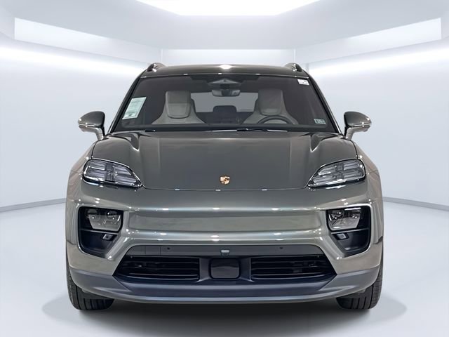 New 2026 Porsche Macan 4 Electric image 2