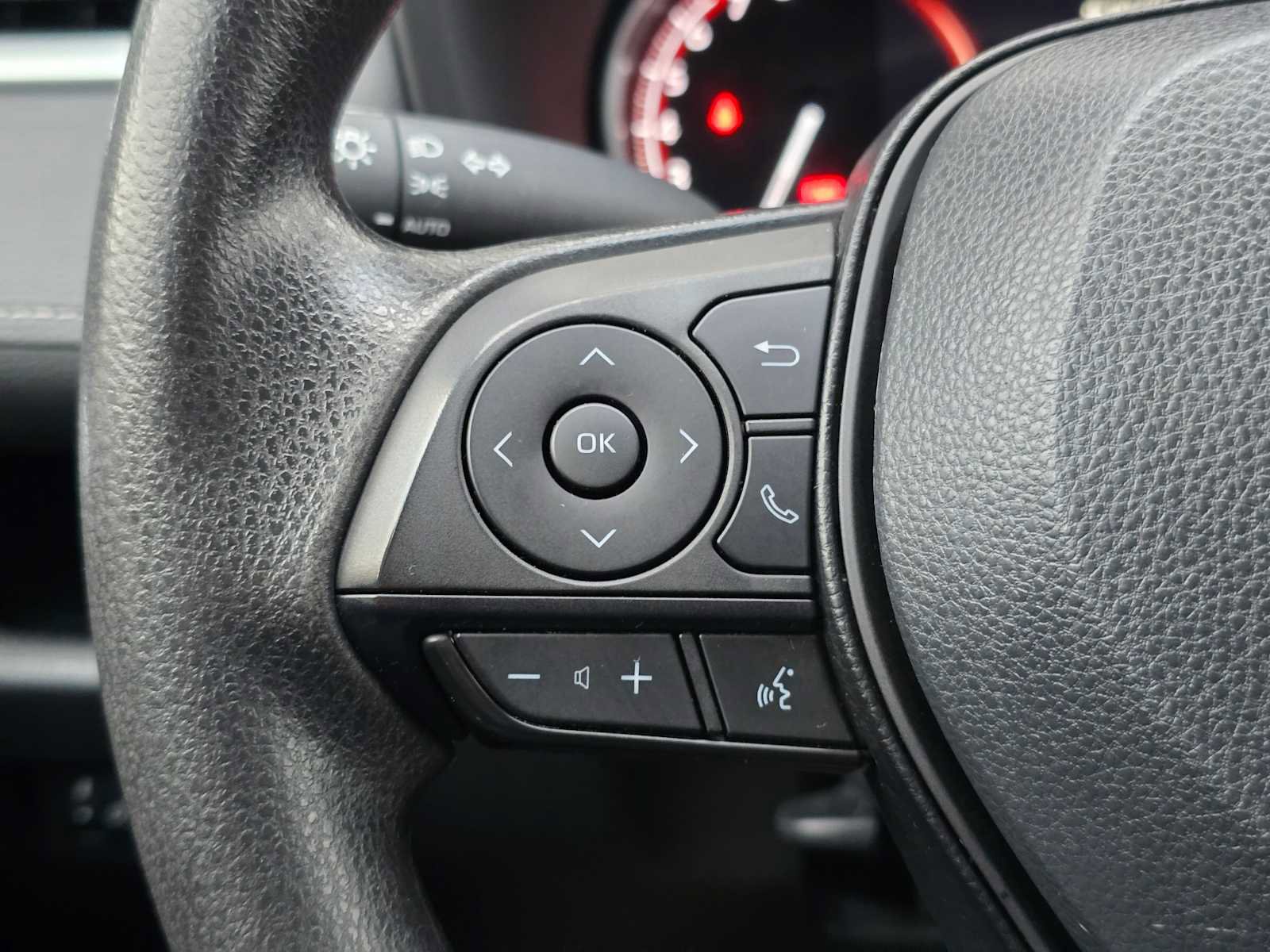 Used 2024 Toyota RAV4 XLE image 31