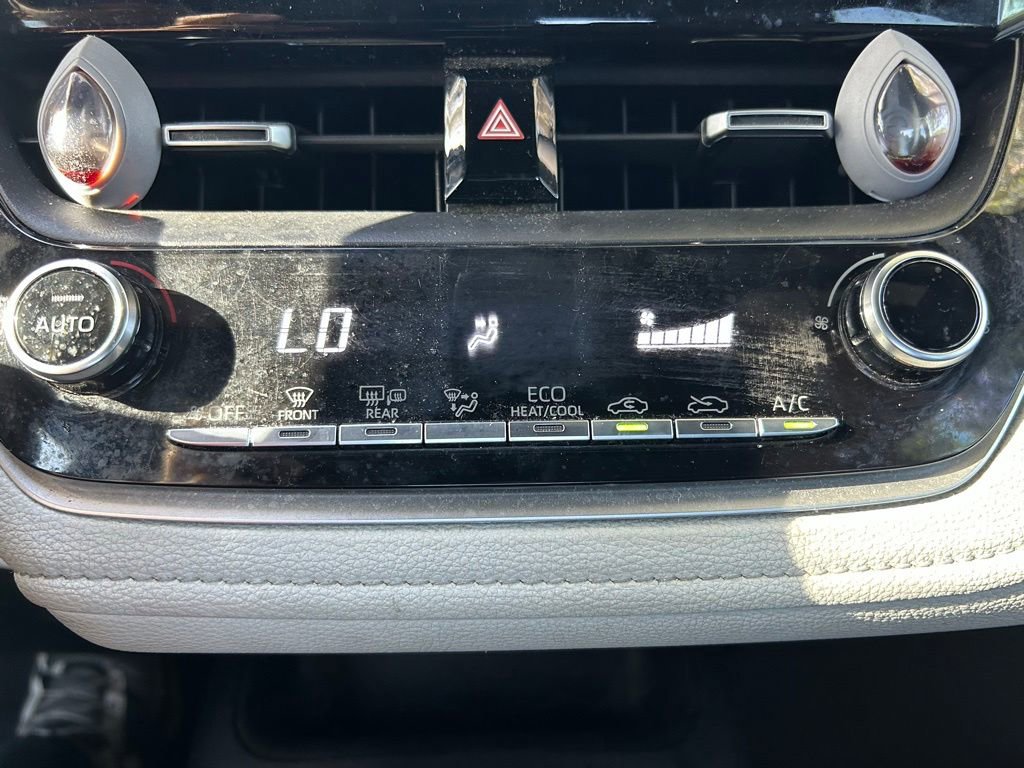 Used 2022 Toyota Corolla SE FWD image 25