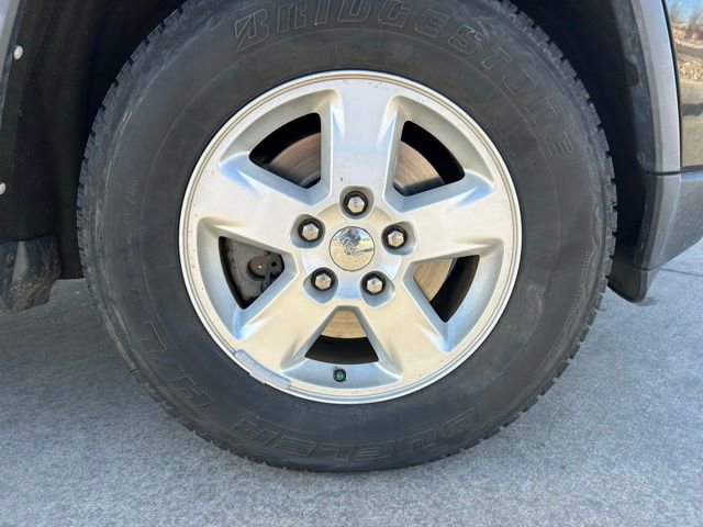 Used 2012 Jeep Grand Cherokee Laredo w/ Laredo E Group image 30