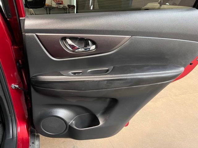 Used 2016 Nissan Rogue S image 13