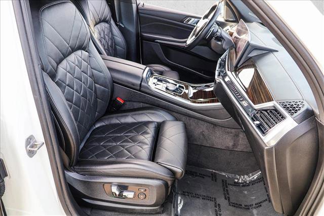 Used 2024 BMW X5 xDrive50e image 28