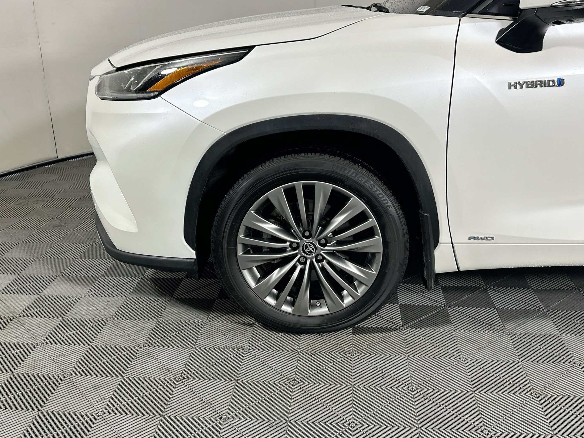 Used 2020 Toyota Highlander Platinum AWD/4WD image 11