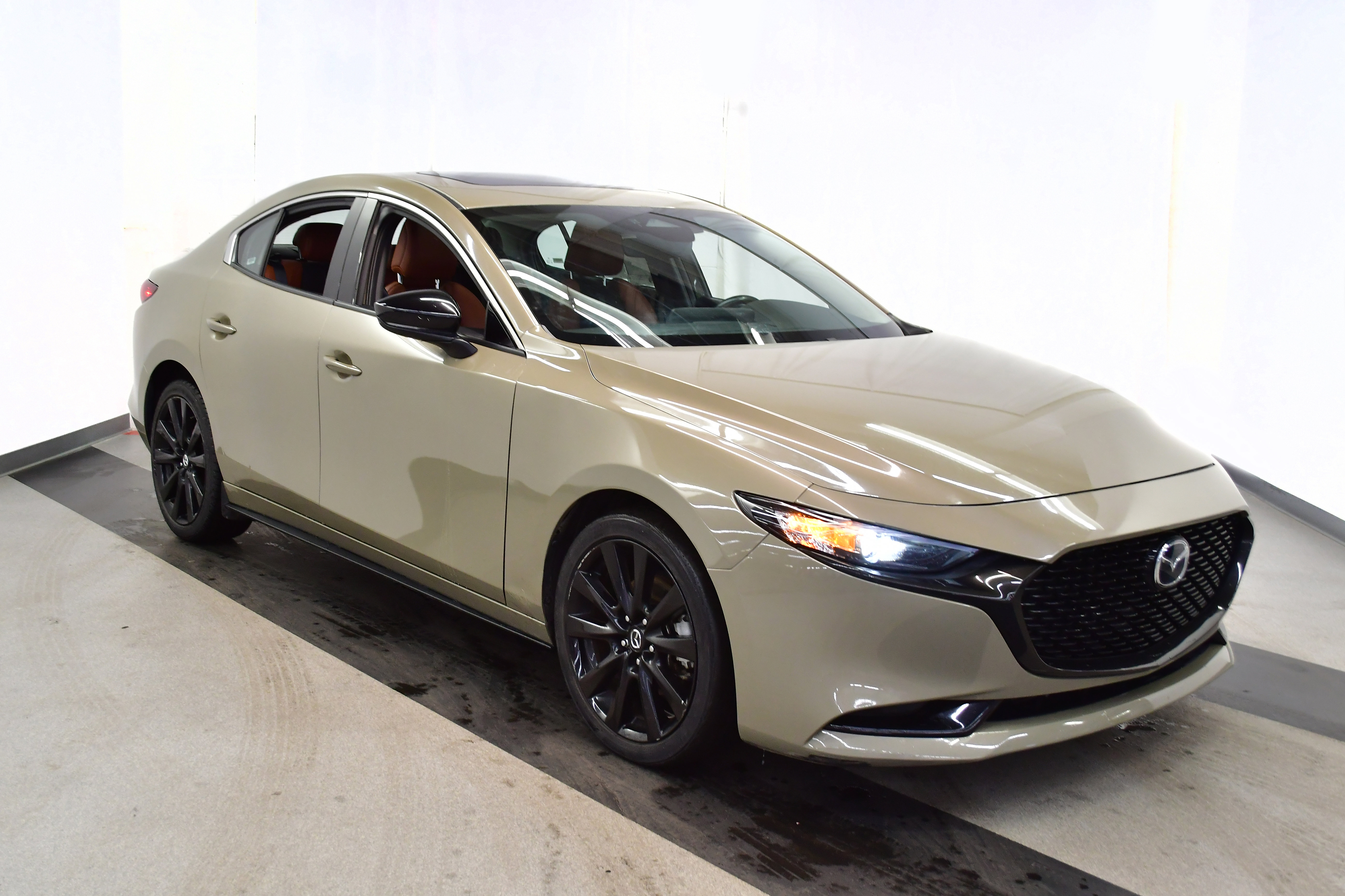 Used 2024 MAZDA MAZDA3 s image 2