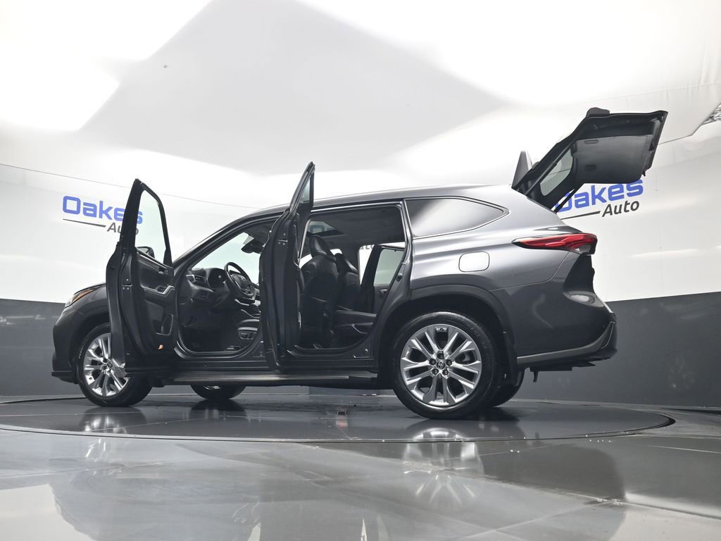 Used 2022 Toyota Highlander Limited image 67