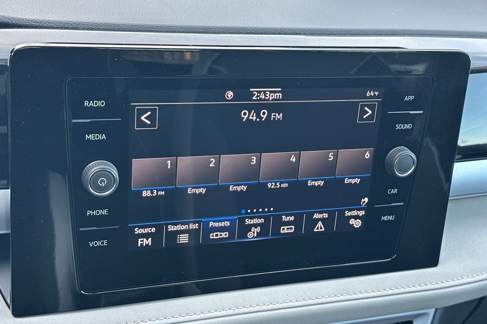 New 2026 Volkswagen Taos SE image 18