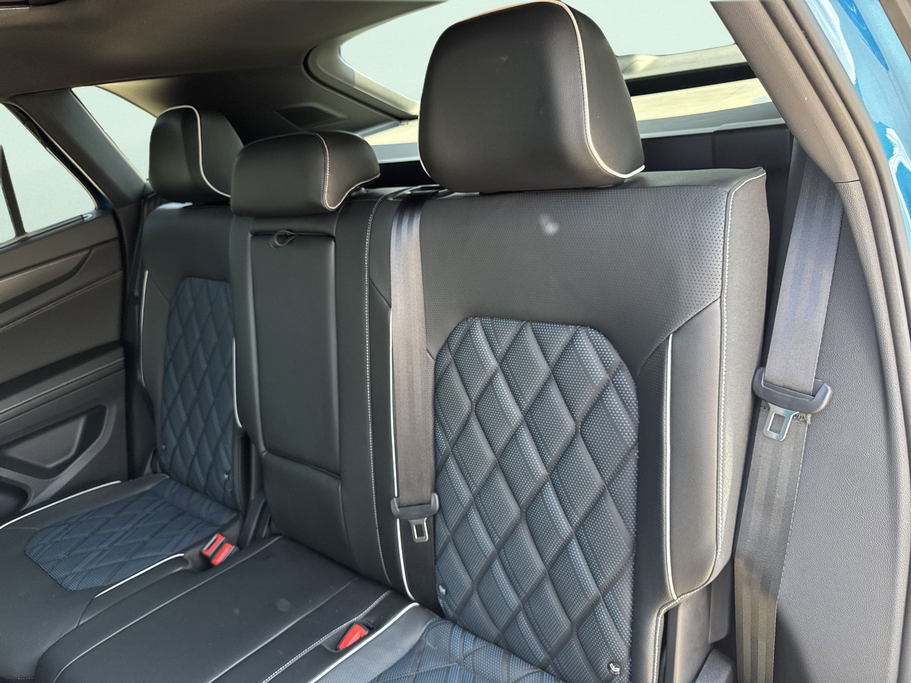 Used 2024 Volkswagen Atlas Cross Sport SEL Premium R-Line AWD/4WD image 13