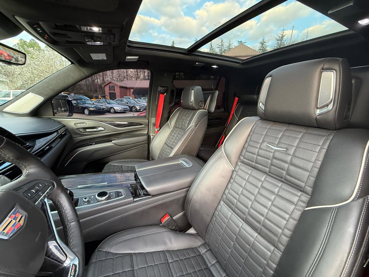 Used 2023 Cadillac Escalade V image 31