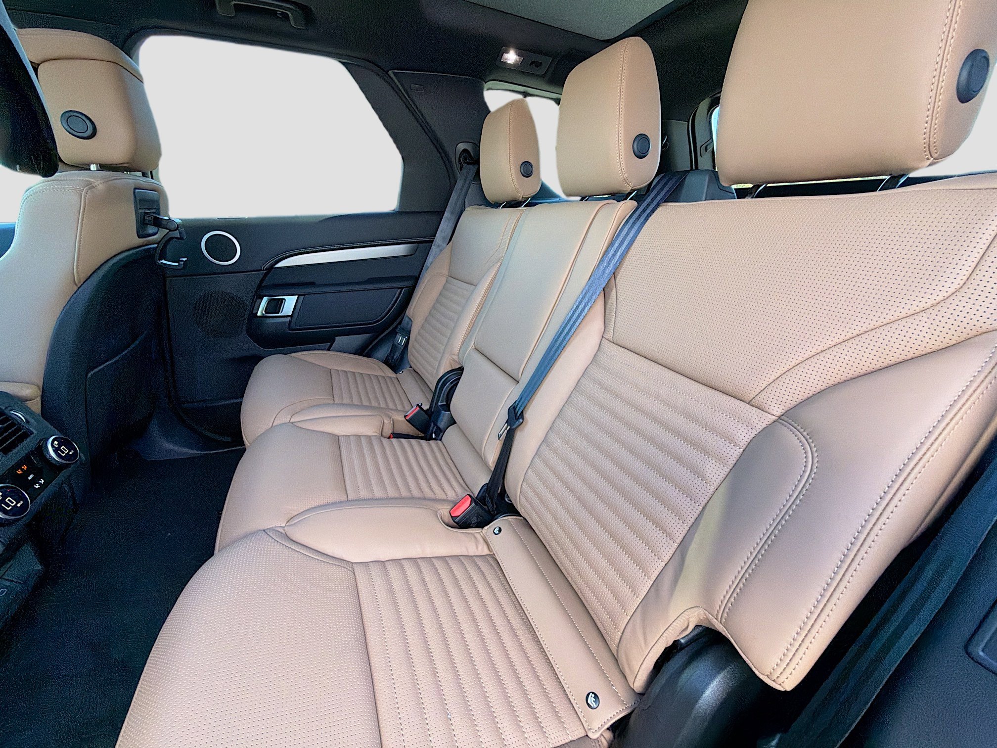 New 2026 Land Rover Discovery Limited Edition image 21