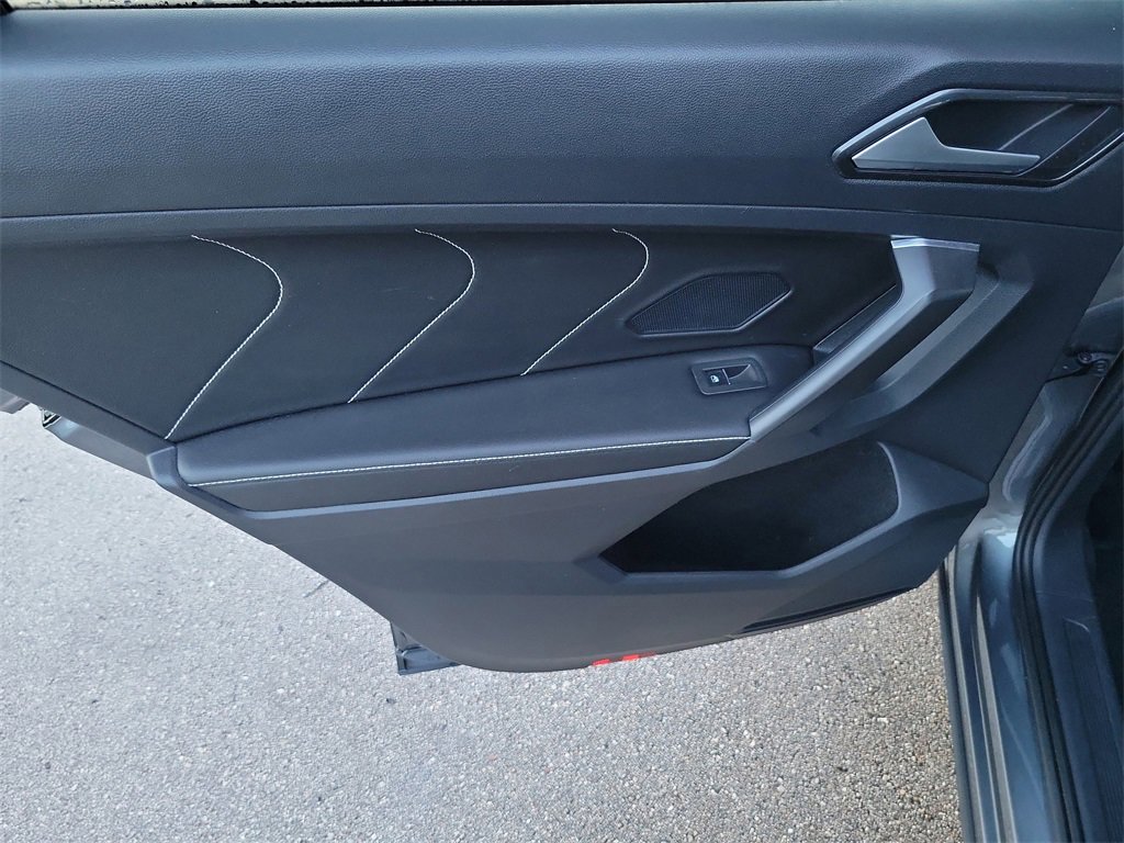 Certified 2022 Volkswagen Tiguan SE image 11