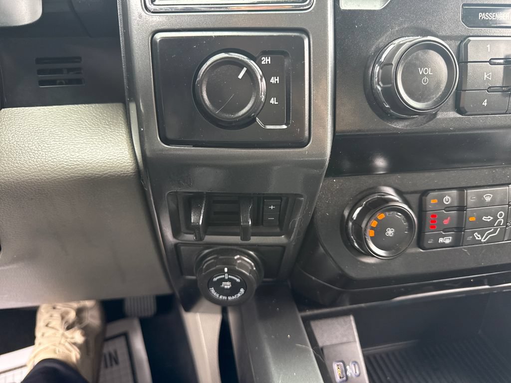 Used 2022 Ford F250 XLT w/ XLT Premium Package AWD/4WD image 39